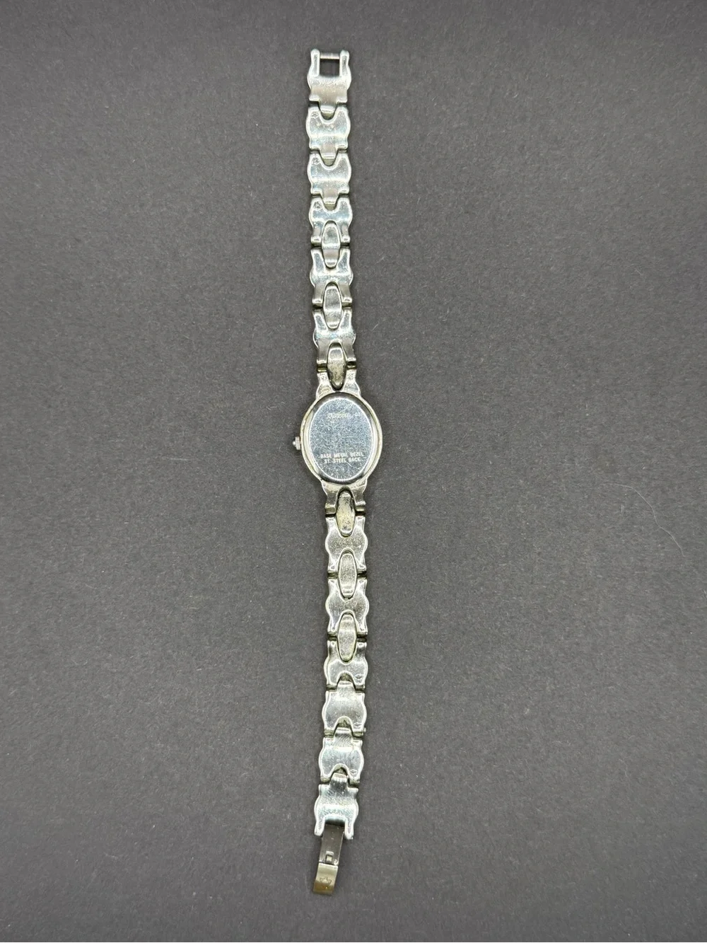 Vintage Bulova Women’s Oval Quartz Watch Silver Tone Link Bracelet